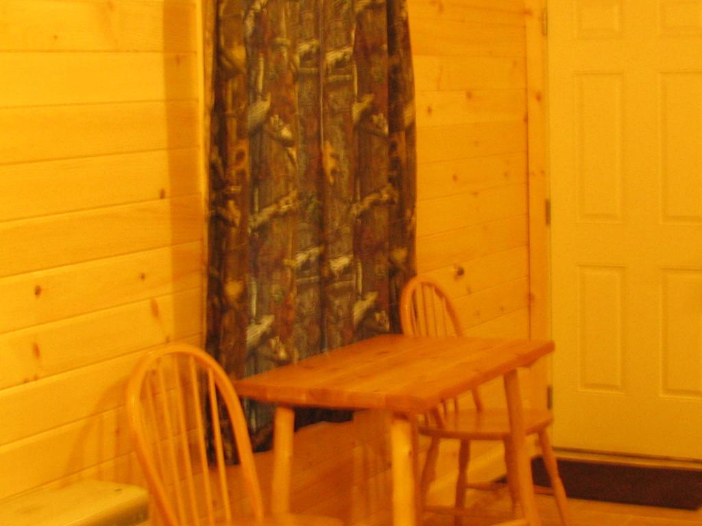 Pine Knoll Hotel Lakeside Lodge & Cabin Old Forge Rum bild