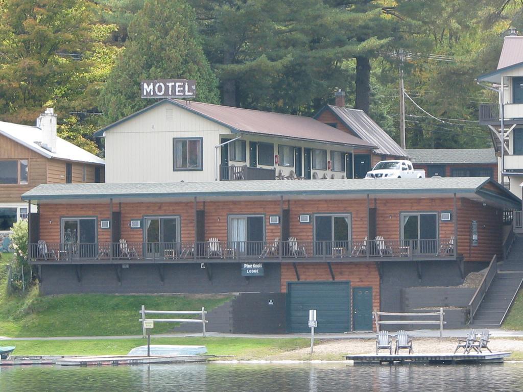 Pine Knoll Hotel Lakeside Lodge & Cabin Old Forge Rum bild