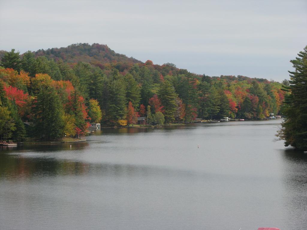 Pine Knoll Hotel Lakeside Lodge & Cabin Old Forge Rum bild