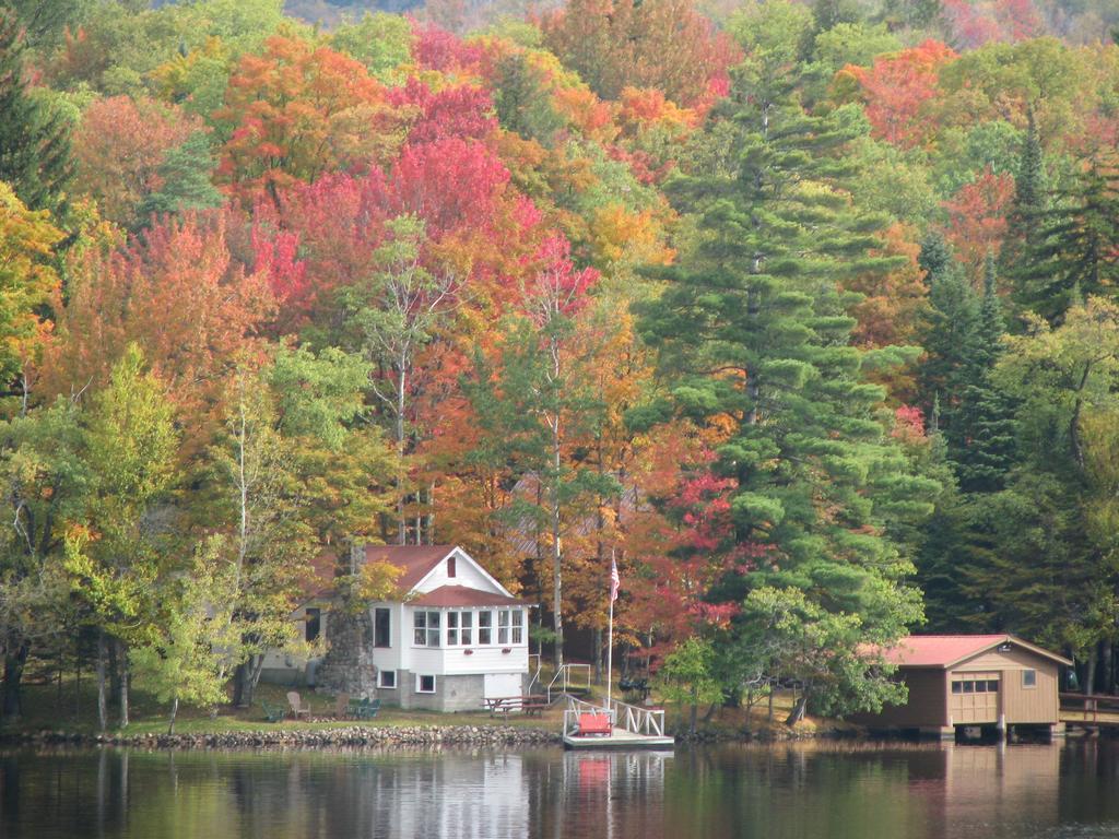 Pine Knoll Hotel Lakeside Lodge & Cabin Old Forge Rum bild
