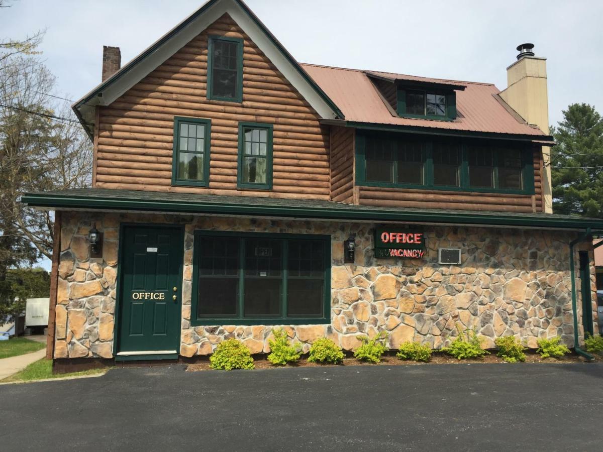 Pine Knoll Hotel Lakeside Lodge & Cabin Old Forge Exteriör bild