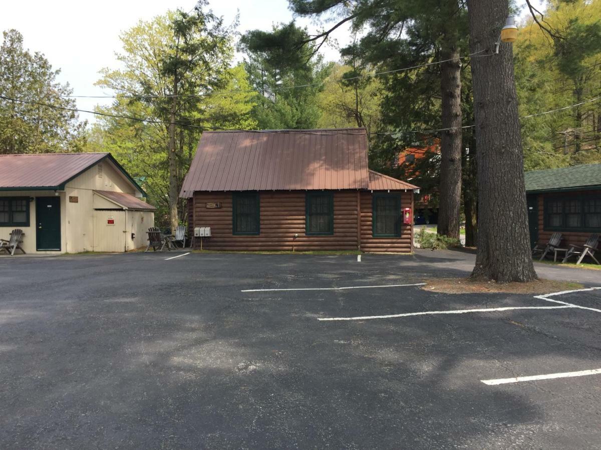 Pine Knoll Hotel Lakeside Lodge & Cabin Old Forge Exteriör bild