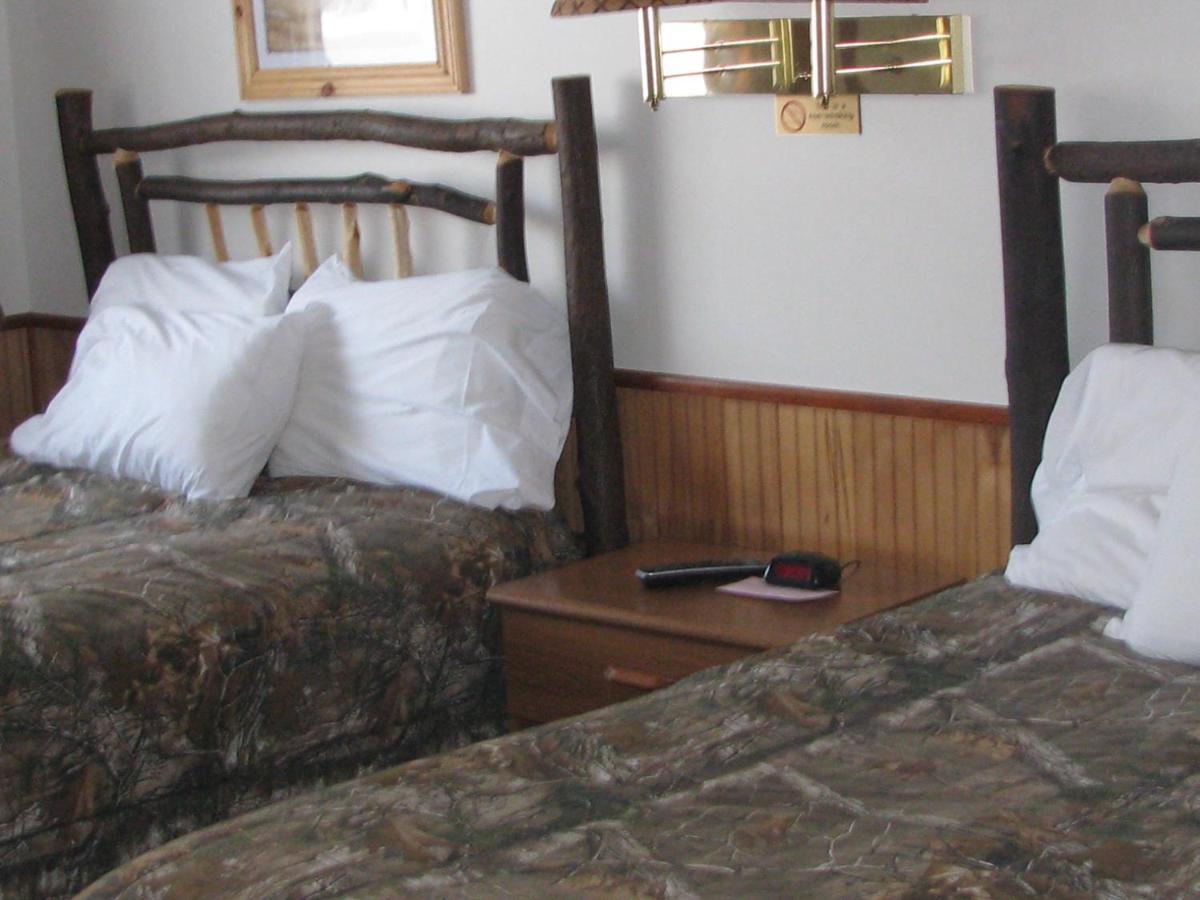 Pine Knoll Hotel Lakeside Lodge & Cabin Old Forge Rum bild